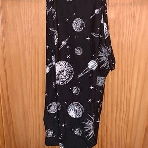 LuLaRoe Pants - NWT OS LLR Planets & Stars Space Printed Leggings LuLaRoe Pants - NWT OS LLR Planets & Stars Space Printed Leggings